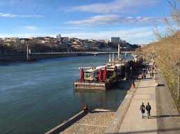 Sauter à la navigation sauter à la recherche. Insolite A Lyon Gagner De L Argent En Marchant Dans La Rue C Est Possible Grace A L Appli Weward Actu Lyon