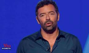 A questa età le ragazze di oggi sono già piccole donne. Non Ci Saro Alberto Matano Sostituito A La Vita In Diretta Estate Chi Prendera Il Suo Posto Solonotizie24
