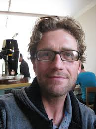 Værelset: Bill Michael Linde, Damen og Manden til kaf hos Altura