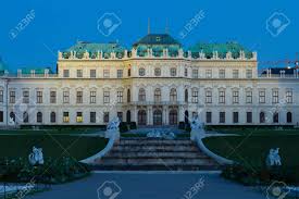 Schloss belvedere wurde in der ersten hälfte des 18. Schloss Belvedere In Wien Bei Nacht Osterreich Lizenzfreie Fotos Bilder Und Stock Fotografie Image 15054185
