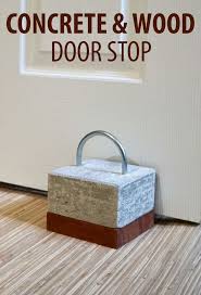 Concrete And Wood Door Stop Concrete Diy Projects Concrete Molds Diy Concrete Diy