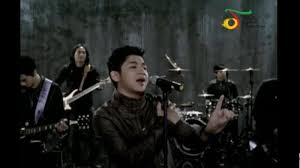 verse: d a mungkin ini memang. Chord Dan Lirik Lagu Cinta Dalam Hati Ungu Viral Di Tiktok Dan Izinkan Aku Memeluk Dirimu Surya