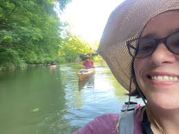 Romantic moment in Schitt's Creek