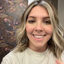 Cassie Collier's Instagram, Twitter & Facebook