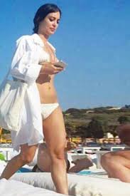 Melike İpek Yalova Çeşmede tatilde - Foto Analiz