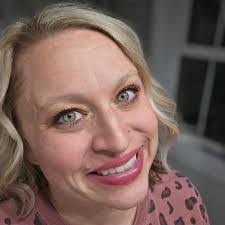 Ashley Cleaver's Instagram, Twitter & Facebook