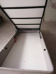 En çok tercih edilen tek kişilik baza ölçülerinden bazıları; 2 El Tek Kisilik Yatas Baza Ogrenci Icin Ucuz Ikinci El Koltuk Takimi