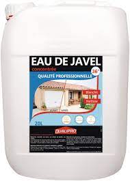 Un détergent doux ou de l'eau de javel diluée 10% du volume : Eau De Javel 20 L Pour Nettoyer Blanchir Desinfecter Brico Depot