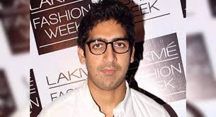 In this movie, ranbir is playing a role as devam sharma/dragon. Brahmastra Ayan Mukerji On Brahmastra I Am Very Excited About The Cast Misskyra Com