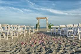 Space Coast Wedding Venue Hilton Cocoa Beach With Images Wedding Venues Beach Coast Wedding Venues Coast Wedding