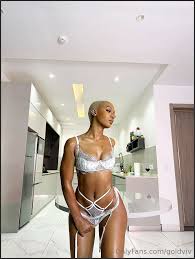 goldviv real hot girl shit out unique showcase ( 12.6 MB ) download