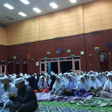 Raja hayam wuruk beragama syiwa, sedangkan gajah mada beragama buddha. Foto Di Sekolah Menengah Agama Kerajaan Johor Kluang Johor