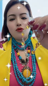 250526-10 Oleb Q0000> Warna senjam kristal: Warna Kristal: Waktos  ngorurikan eusian