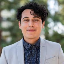 Robert Magdaleno's Instagram, Twitter & Facebook