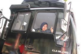 Di tahun 2015 ini pt.pertamina(persero) membuk. Ada Kartini Di Balik Kemudi Pertamax Turbo Otoplasa
