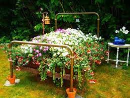 Metallbett als deko im garten, altes. 15 Diy How To Make Your Backyard Awesome Ideas 15 Vintage Gartendekoration Gartenbeet Gartendekor