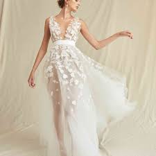 What if they were white? New Oscar De La Renta Wedding Dresses Plus Past Collections