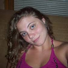 Hollie Meeks's Instagram, Twitter & Facebook