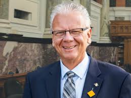 MLA Clovechok decries attempted candidate poaching; parachute candidates