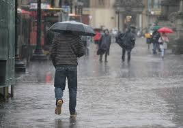 Durante la mañana de este viernes se reportan fuertes lluvias en diversas comunas de la región metropolitana. Record Historico Por Lluvias En Santiago Duplos