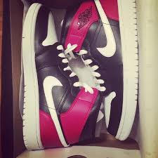 Air Jordan 1 Mid Black Noble Red White Jordan Brand Air Jordan 1 Mid Black White Noble Red Size 9 5 160 En 2020 Tenis