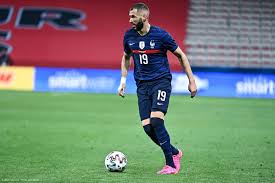 Born 19 december 1987) is a french professional footballer who plays as a striker for spanish club real madrid. Equipe De France Benzema La Deception Est Immense