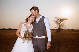 Das „ja zu deinem brautkleid ist ein unvergesslicher & einmaliger moment, den du bei uns in einer gemütlichen und ganz privaten atmosphäre genießen kannst! Bauer Sucht Frau Anna Geralds Hochzeit In Bildern Liebenswert Magazin