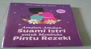 Namun di saat suami melakukan kebaikan misalnya untuk berhijab, mengajarkan anak ngaji, berbusana yang baik dan sopan, berkata baik, dan melakukan sholat malam, mereka (istri) malah sering mengabaikan. Zikir Dan Doa Untuk Melapangkan Rezeki Keluarga Bincang Syariah