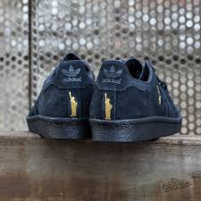 More than just another monochromatic group, the superstar 80s city series feature subtle details on. Manner Adidas Superstar 80s City Series Black Footshop