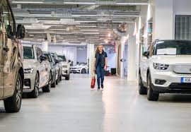 Agnes Ahlgren balanserar skolan med extrajobb