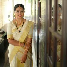 You may regularly find kerala sarees in pastel shades. Different Ways To Wear Blouse Designs For Kasavu Saree
