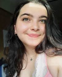 Iris Lay (@iris.lay) • Instagram photos and videos