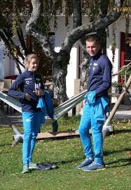 Classic specialist niskanen, the 2014 team sprint and 2018 50km gold medallist, held on for bronze, 2:00.2 minutes further back. Bolshunov And Zherebyateva On Love Support And Johannes Klaebo The Daily Skier
