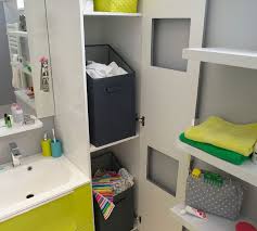 Douche Et Buanderie Cachee Derriere Les Memes Portes Rangements Et Organisation Idee Salle De Bain Rangement Linge Sale