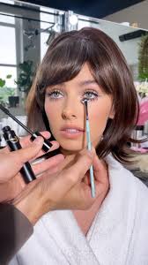 Baby doll beaut @geeburridge serving #60’s glam , Products used // , Eyes