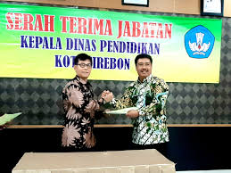 Pengawas sekolah adalah guru pegawai negeri sipil yang diangkat dalam jabatan pengawas satuan pendidikan. Selamat Datang Pak Kadisdik Dinas Pendidikan Kota Cirebon
