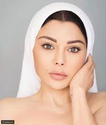 لايزال أكرم حسني وهيفاء وهبي يعيشان النجاح الكبير والأصداء الإيجابية التي حققتها أغنية لو كنت عند الجمهور، فتصدرت الترند منذ صدورها، وet بالعربي يلتقي بـ أكرم حسني، الذي كشف لنا قبل كل شيء عن سر الـdiet الذي اتّبعه حتى. Ù‡ÙŠÙØ§ ÙˆÙ‡Ø¨ÙŠ Ø¨Ø£Ø·Ù„Ø§Ù„Ø© Ù…Ø«ÙŠØ±Ø© Ø¨Ù„Ø§ Ù…ÙƒÙŠØ§Ø¬ ÙˆØ§Ù„Ù…Ù†Ø´ÙÙ‡ Ø¹Ù„Ù‰ Ø±Ø£Ø³Ù‡Ø§ Ø¬ÙØ±Ø§ Ù†ÙŠÙˆØ²