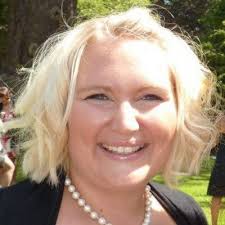 Paula Giles's Instagram, Twitter & Facebook