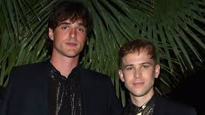 The pair became engaged in april, 2015, and tied the knot more than a year later in portland, maine. Jacob Elordi Kisses Tommy Dorfman In Adorable Pics Entertainment Tonight