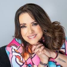 Rosalie Robles's Instagram, Twitter & Facebook