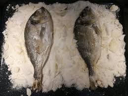 Pulire il pesce delle interiora e togliere le pinne laterali; La Ricetta Sarda Di Vistanet Di Oggi Orata Al Sale Cagliari Vistanet