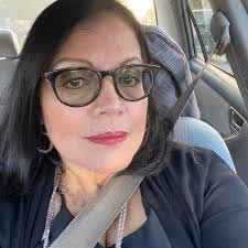 Danielle Nipper's Instagram, Twitter & Facebook