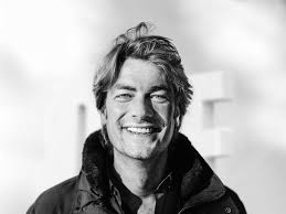 Het station van frank dane met de 538 ochtendshow, 'de coen & sander naast de vaste dj's van de zender hebben 's werelds grootste dj's als martin garrix, sunnery james. Radio 538 Dj Frank Dane Schaamt Zich Niet Voor Zijn Liefde Voor Britney Spears De Volkskrant