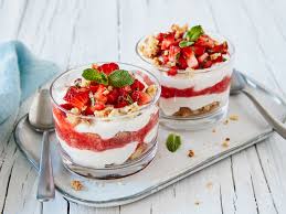 Erdbeer Butterkeks Dessert Einfaches Fruhlings Dessert Im Glas Die Besten Backrezepte Mit Gelinggarantie Rezept Erdbeer Dessert Mascarpone Dessert Erdbeer Dessert Im Glas