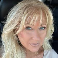 Good Morning Friends! ❤️☀️ May your days be 𝓜𝓮𝓻𝓻𝔂 𝘢𝘯𝘥 𝓑𝓻𝓲𝓰𝓱𝓽!  🙏🏻 #goodmorning #Thursday #merryandbright