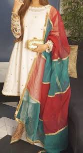 Dholki Mayun Or Mehndi Outfit Inspo For Guests 1000 In 2020 Pakistani Bridal Dresses Pakistani Outfits Pakistani Dress Design