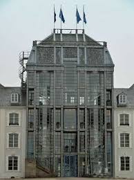 Ein stadtratsbeschluss sieht vor, teile der schlossmauer um 15 meter zurückzuversetzen. Saarland Lese Rundgang Durch Alt Saarbrucken