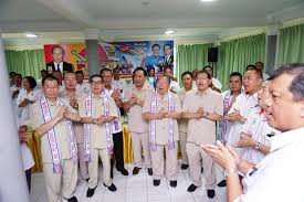 According to tan sri joseph pairin kitingan, the blogger has alleged in a video shared online that pbs acquired financial assistance from the vatican in 1985. Pairin Steps Down As Pbs Tambunan Chief