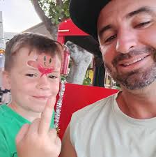 Does any body know how much to hire a boat at Dingo Beach and how long is  the hire is for.