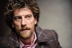 Lui è maurizio lastrico, attore e comico con la capacità di rendere versi comici adatti alla divina commedia. Divine Comedy By Maurizio Lastrico Feat Glorius 4 Eventland Events Things To Do